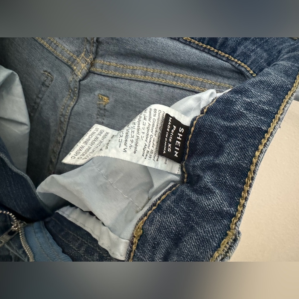 Jeans - Picture 3 of 3